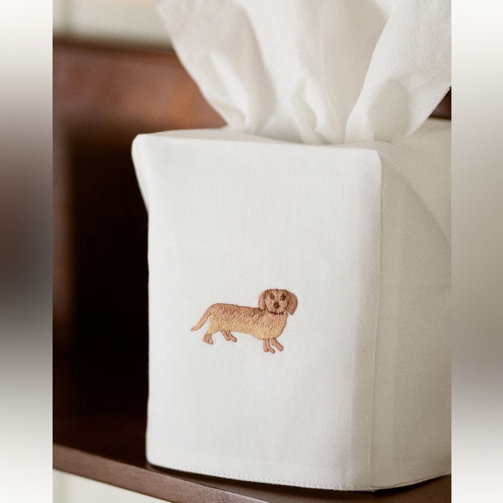 VIRAL NWT Anthropologie Dachshund White Icon  Embroidered Tissue Box Cover